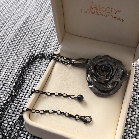 Black ion-plated stainless steel Rose Necklace - Picture 4 of 5